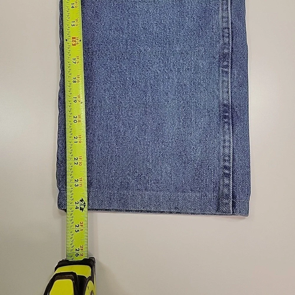 Wrangler 38x32 Relaxed Fit Jeans Mens Light Wash Blue Denim Straight Leg